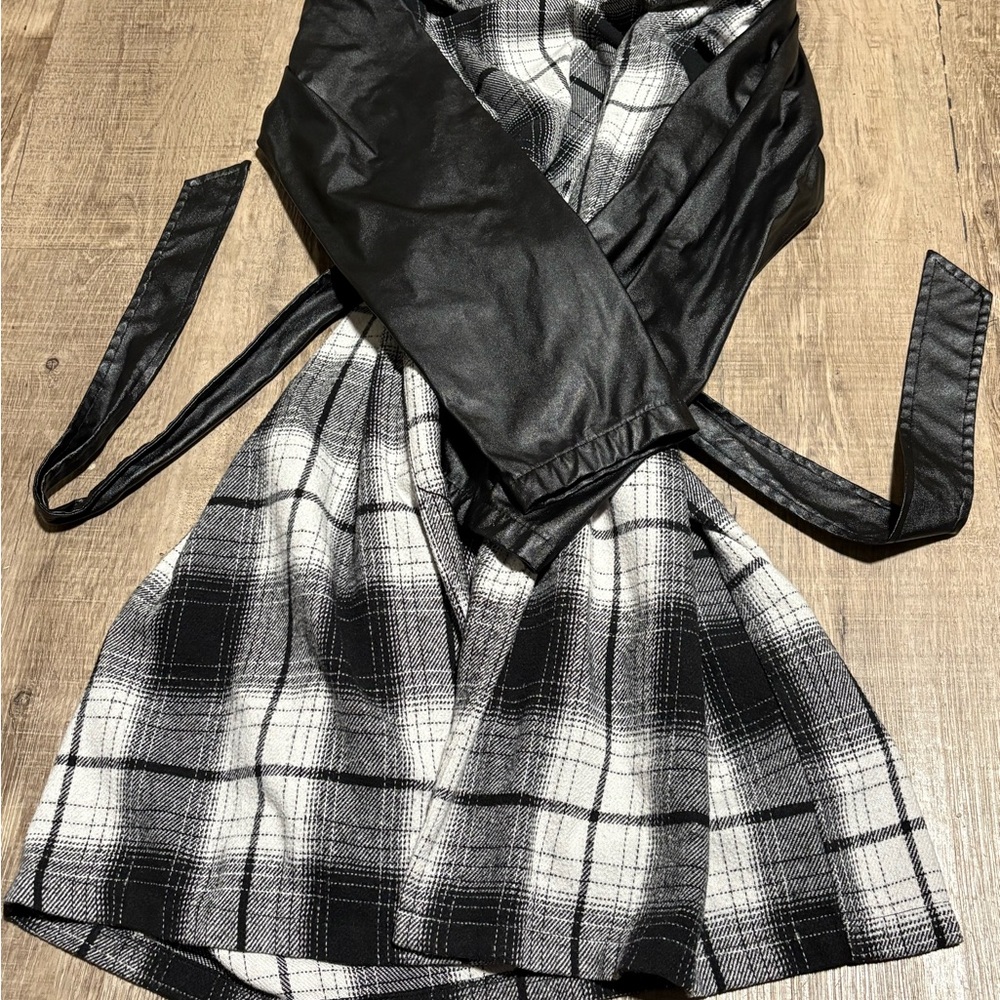 Black and White Plaid Women's coat